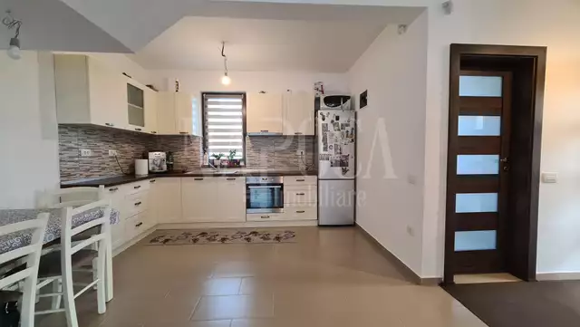 De vanzare casa, 6 camere in Iris