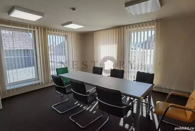 Imobil de inchiriat la intrare Floresti - ideal sediu de firma