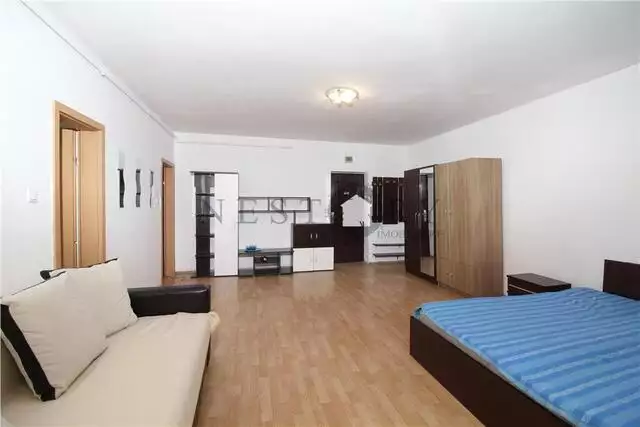 Apartament cu o camera, etaj 2, Dambu Rotund, zona Lombului