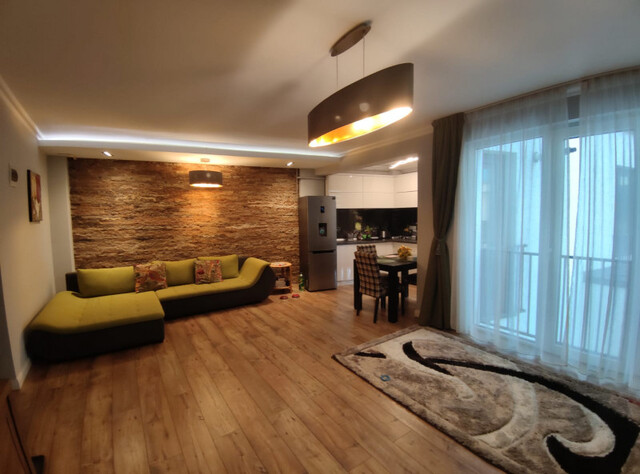 Apartament 3 camere, imobil nou,garaj, zona Platinia