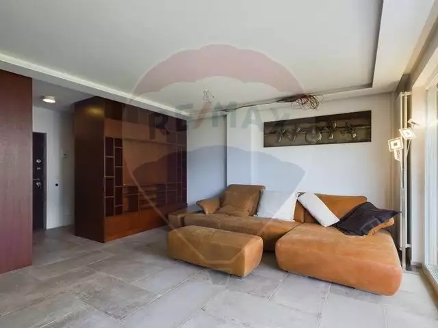 Apartament cu 2 camere de v