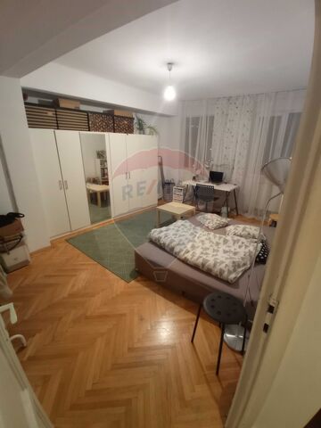 Apartament 3 camere de vanzare in Piata Mihai Viteazul