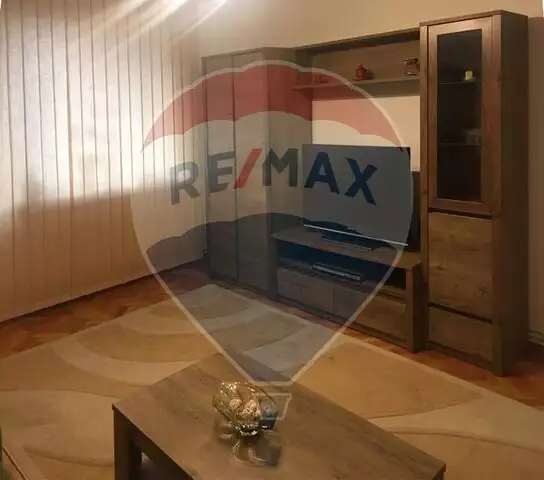 Apartament cu 3 camere - inchiriere pe termen lung