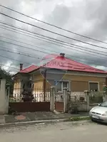 Casă / Vilă cu 4 camere de vânzare în zona Semicentrala Ciresilor-Caraiman