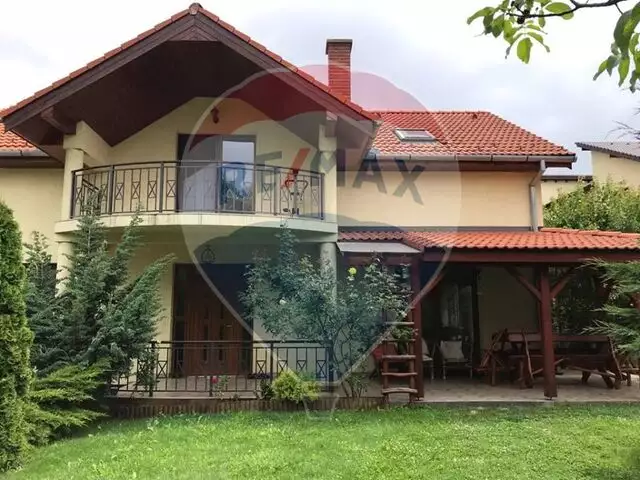 Casă / Vilă cu 5 camere de închiriat în zona Andrei Muresanu