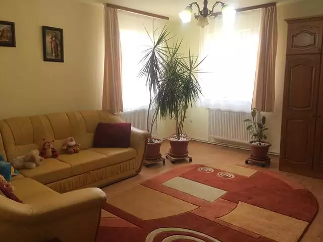 Vanzare casa, 6 camere, in Cluj-Napoca, zona Iris