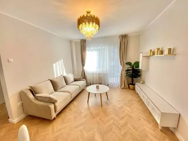 Vanzare apartament, 4 camere, in Cluj-Napoca, zona Manastur