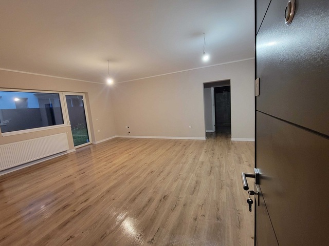 Se vinde apartament, 2 camere, in Floresti, zona Centru