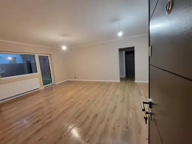 Se vinde apartament, 2 camere, in Floresti, zona Centru