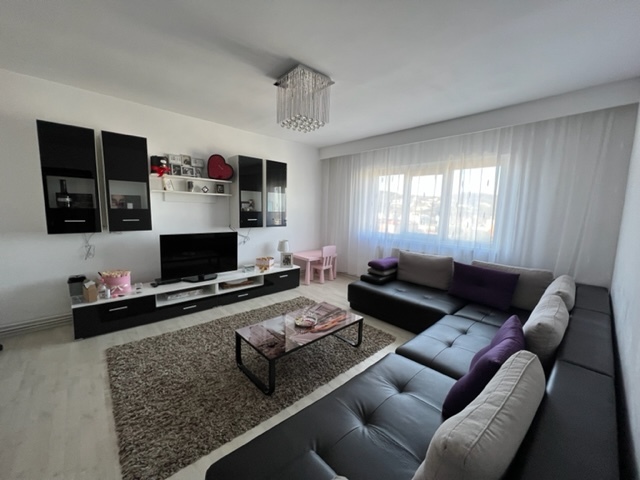 De vanzare apartament, 3 camere, in Cluj-Napoca, zona Manastur
