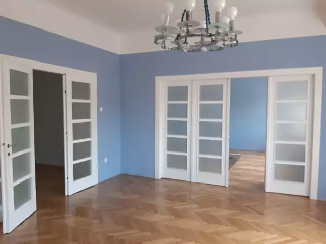 Se inchiriaza apartament, 4 camere, in Cluj-Napoca, zona Centru