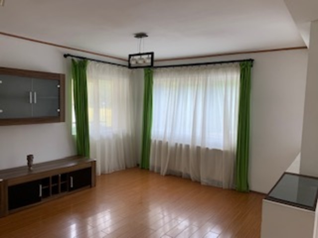 Se vinde casa, 4 camere, in Cluj-Napoca, zona Manastur