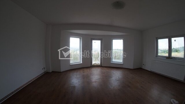 Se vinde casa, 9 camere in Manastur