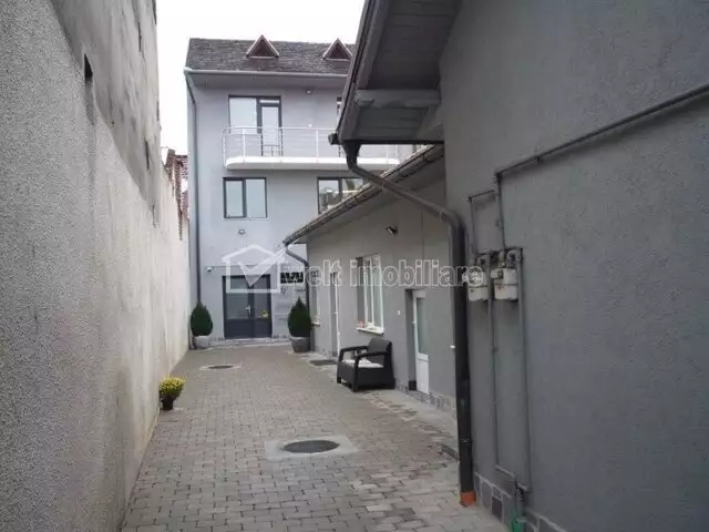 Vanzare casa, 7 camere in Centru