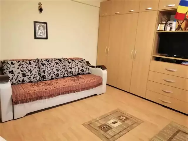 Apartament cu o camera, decomandat, etaj 1, parcare, cartier Bulgaria