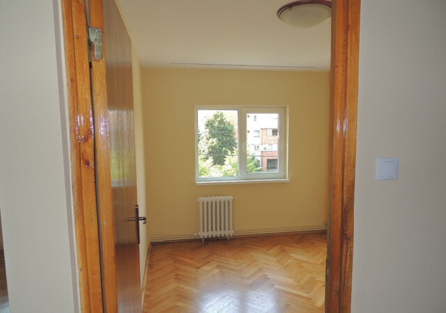 Apartament 4 camere | etaj 2 | Titulescu | 5 minute de Cipariu!